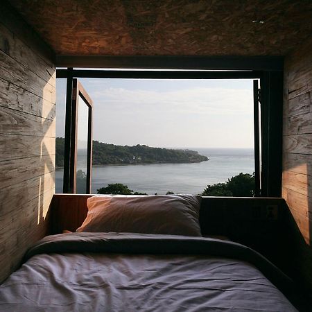 ボン ホステル レンボンガン島 エクステリア 写真